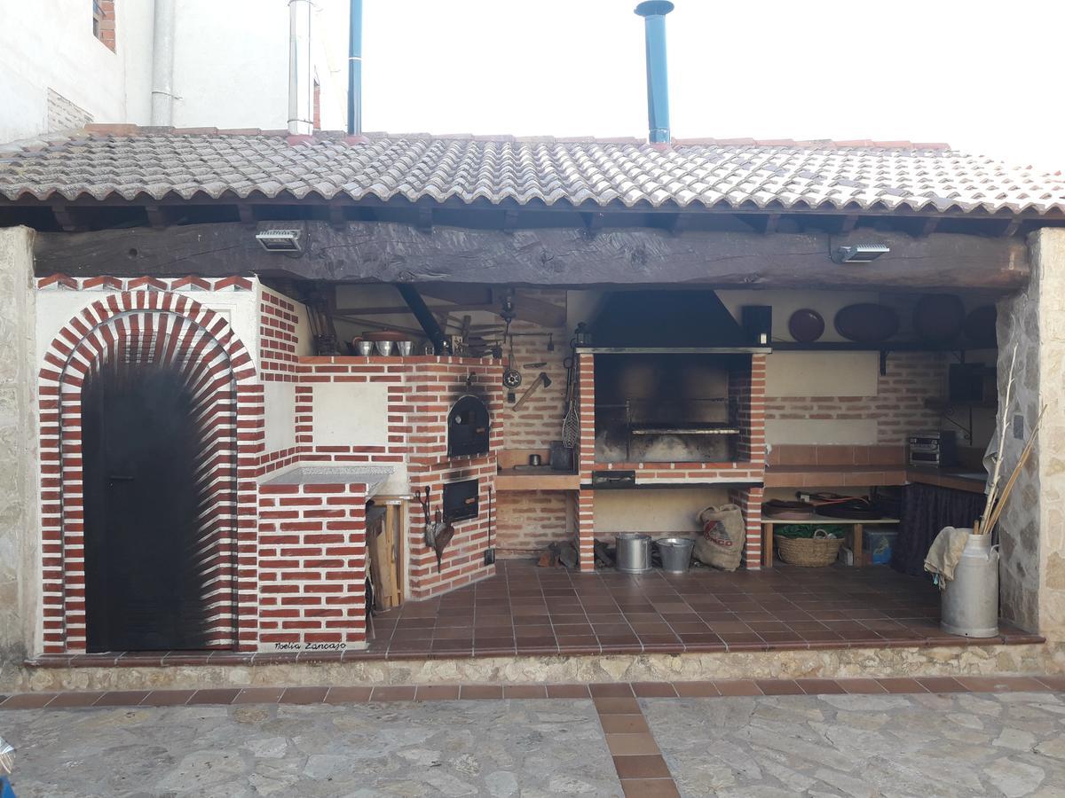 Casa Rural La Casa De Las Manuelas Horcajo de las Torres Exteriör bild